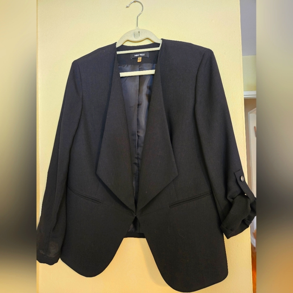 BUY NOW ONLY Nine West black loose fit blazer